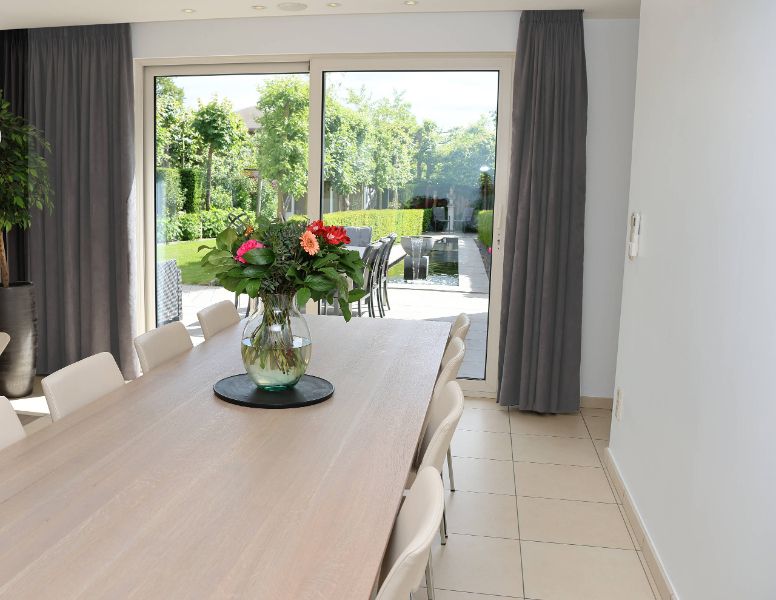 Zeer rustig gelegen villa van 330m² op 8a45ca met prachtige zuidgerichte tuin foto 8