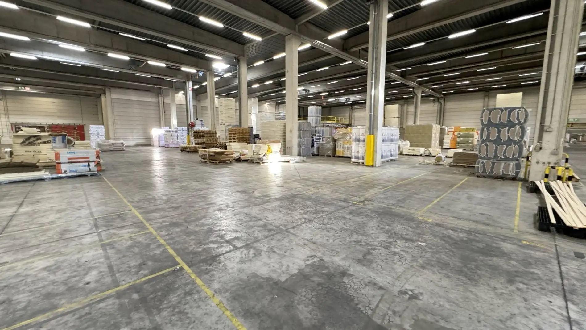 Loods met kantoor te huur nabij E19 in Mechelen foto 8