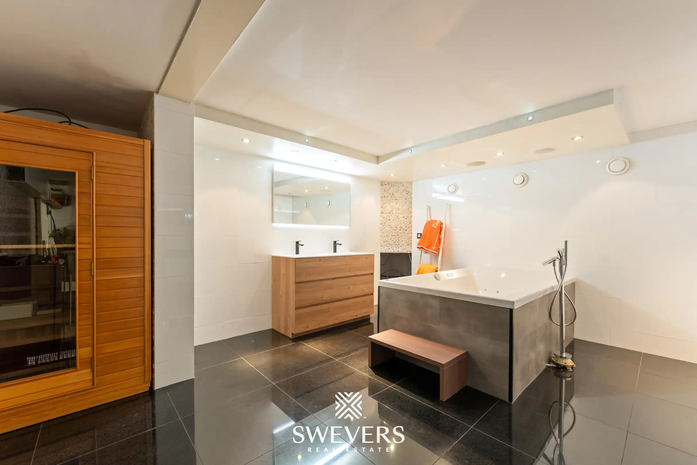 Instapklare Villa met Professionele Paardenaccommodatie:  foto 23