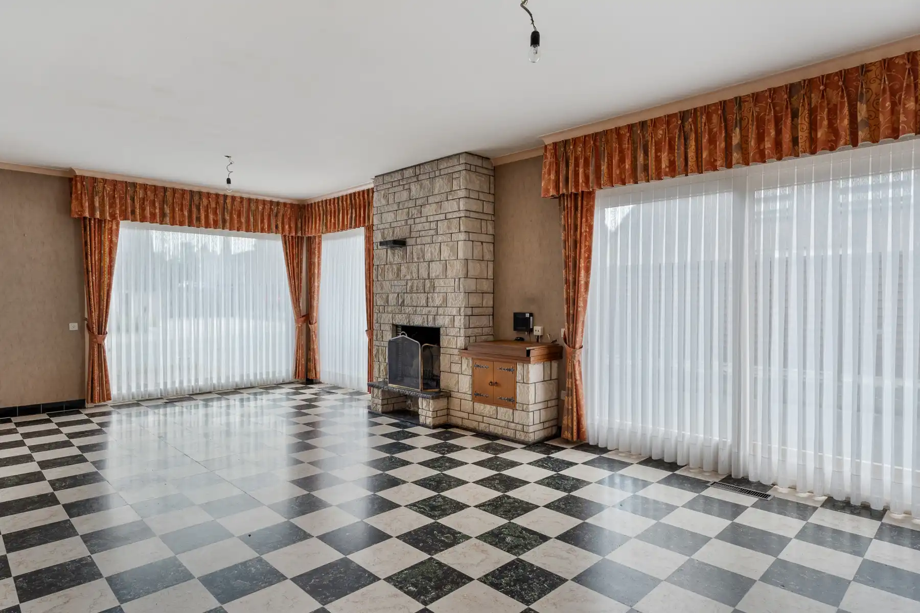 Woning met magazijn/atelier van 412 m² in Ingooigem foto 4