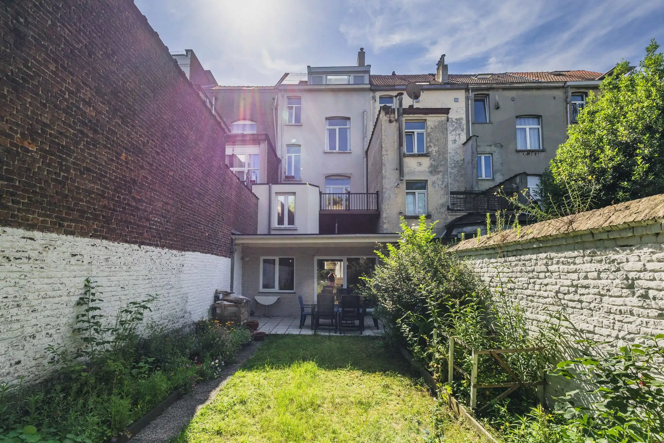 APPARTEMENTENGEBOUW MET 4 ERKENDE WOONEENHEDEN   foto 6