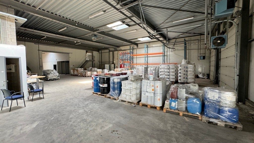 Logistiek bedrijfspand te huur in industriezone te Malle foto 3