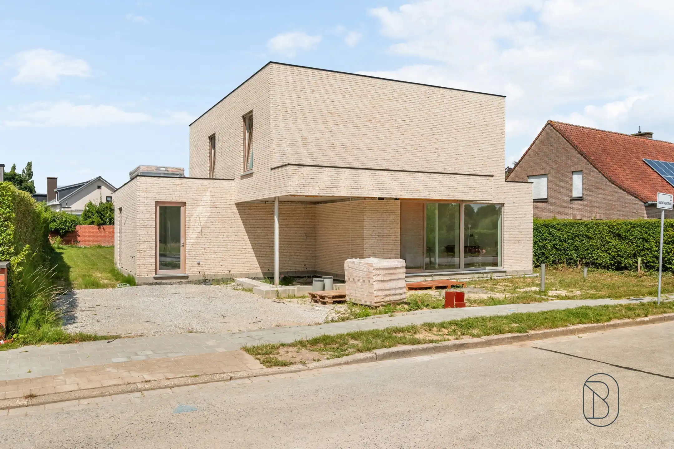 Moderne nieuwbouwvilla met 4 slk en bureau, in Marke foto 2