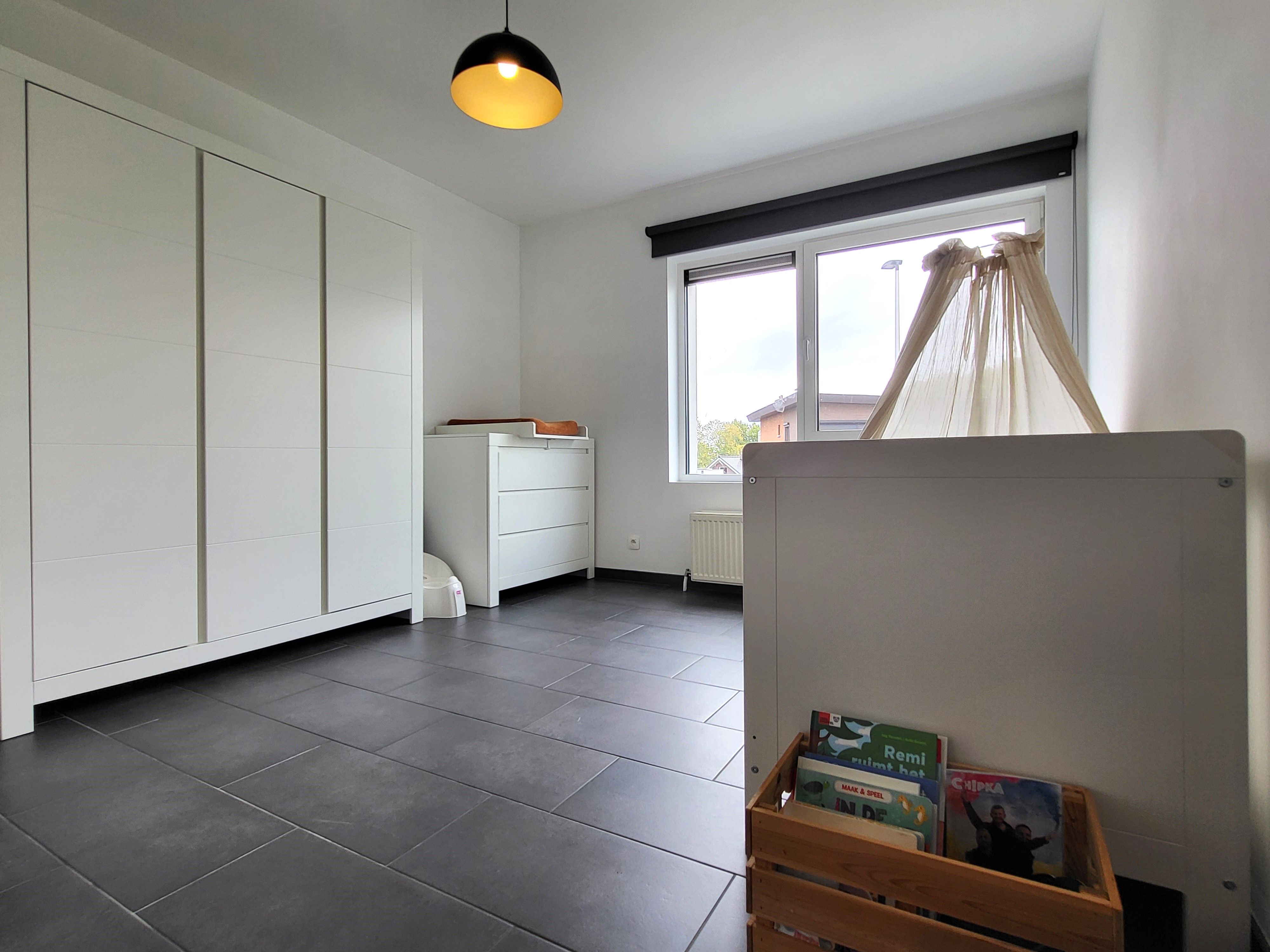 Prachtig gerenoveerde woning in 2015 op 428m² met zonnepanelen, zonnige tuin en 2 garages.  foto 22