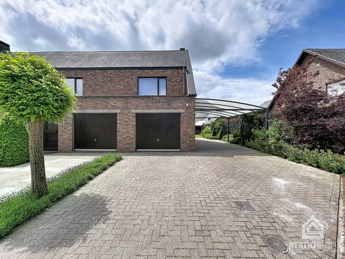 Statige woning met drie slaapkamers op prachtig perceel te Lozen! foto 3