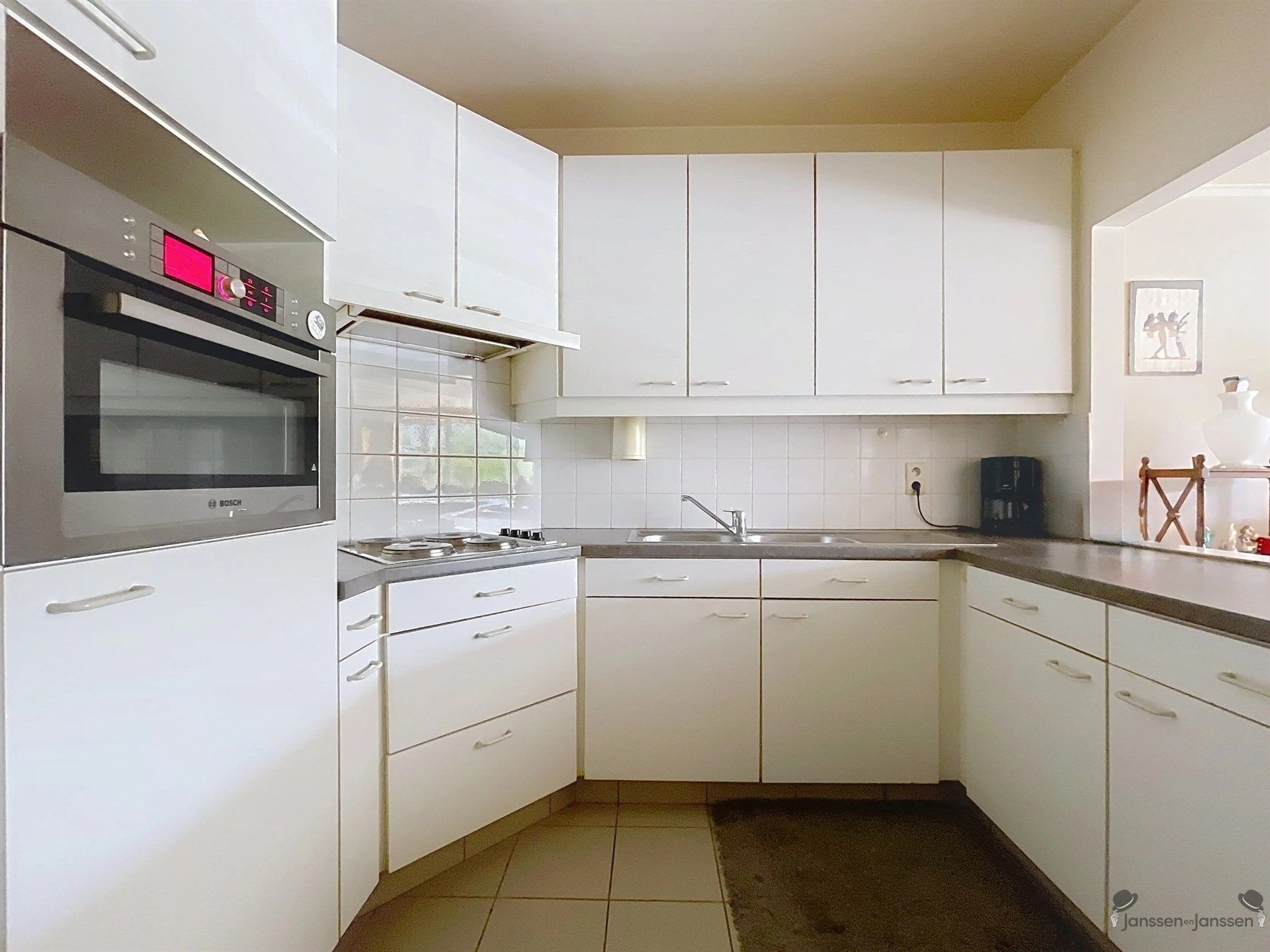 Appartement met terras op TOP locatie in het centrum van Brasschaat foto 4