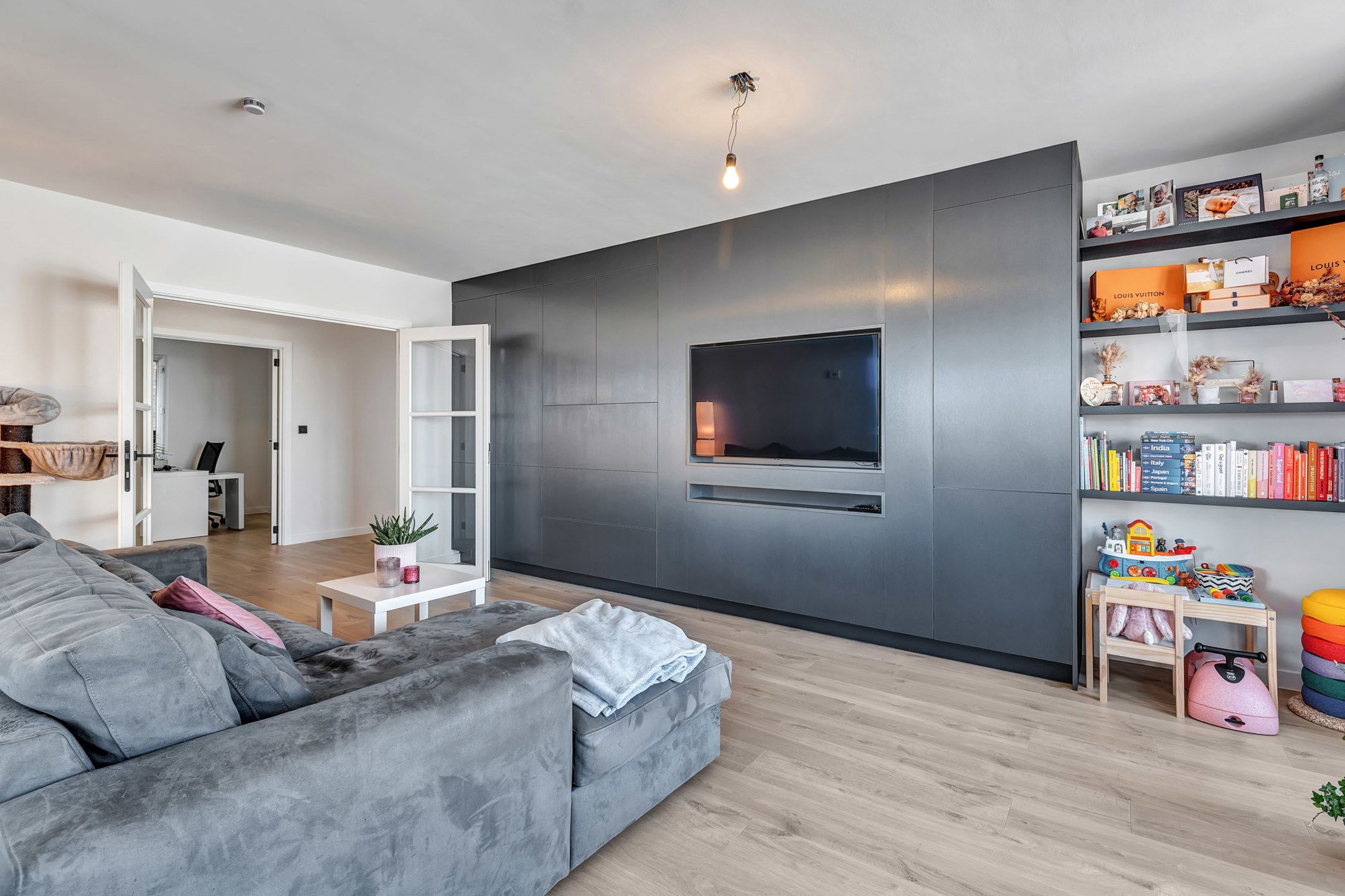 Prachtig gerenoveerd 3-slpk. app. centrum Deinze foto 2