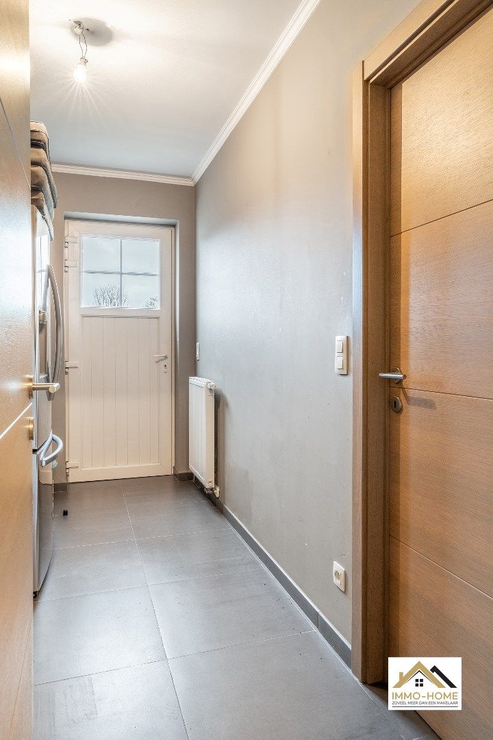 Ruime recente woning in pastorij stijl foto 9