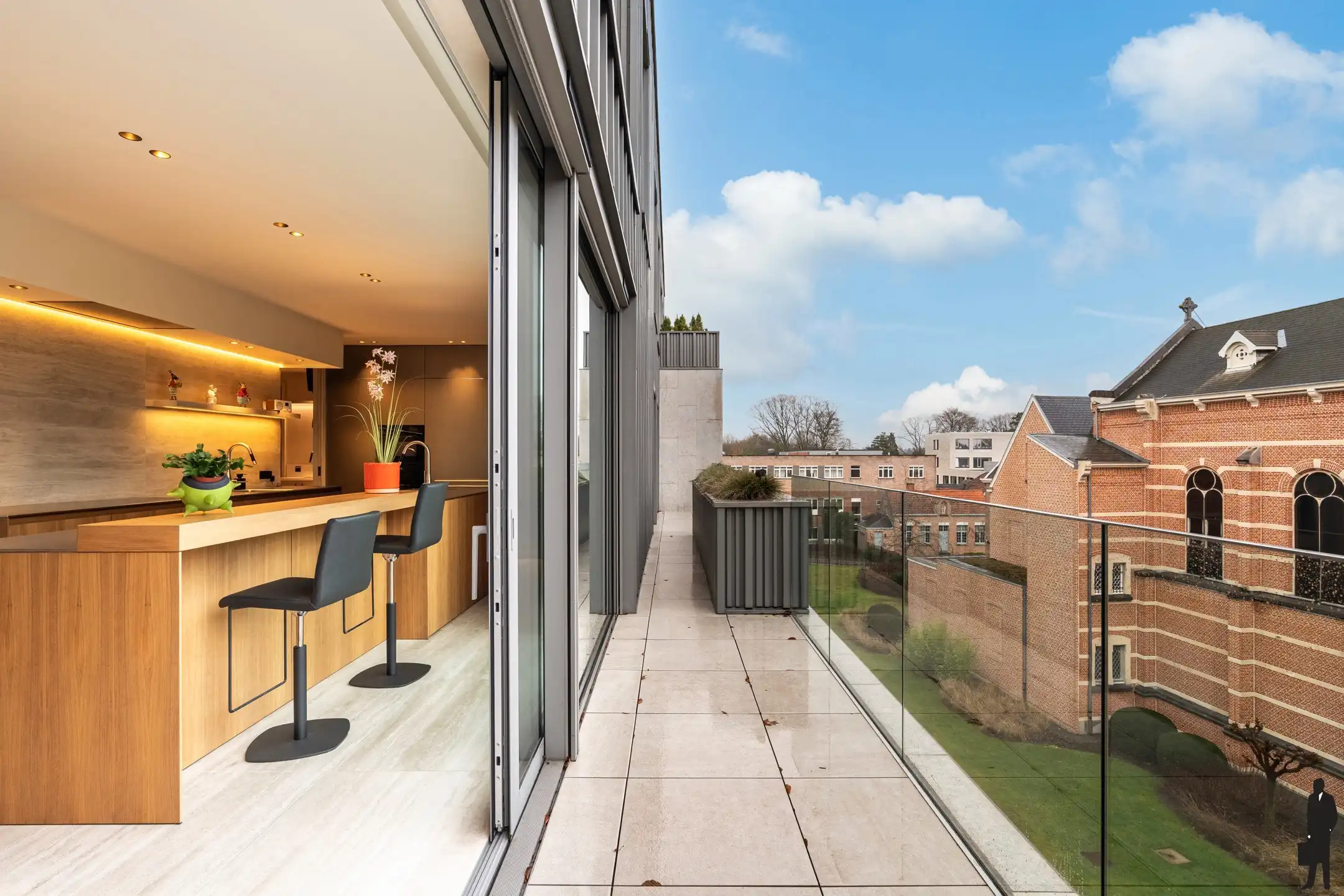 Exclusief villa-appartement van ca. 310 m² foto 10