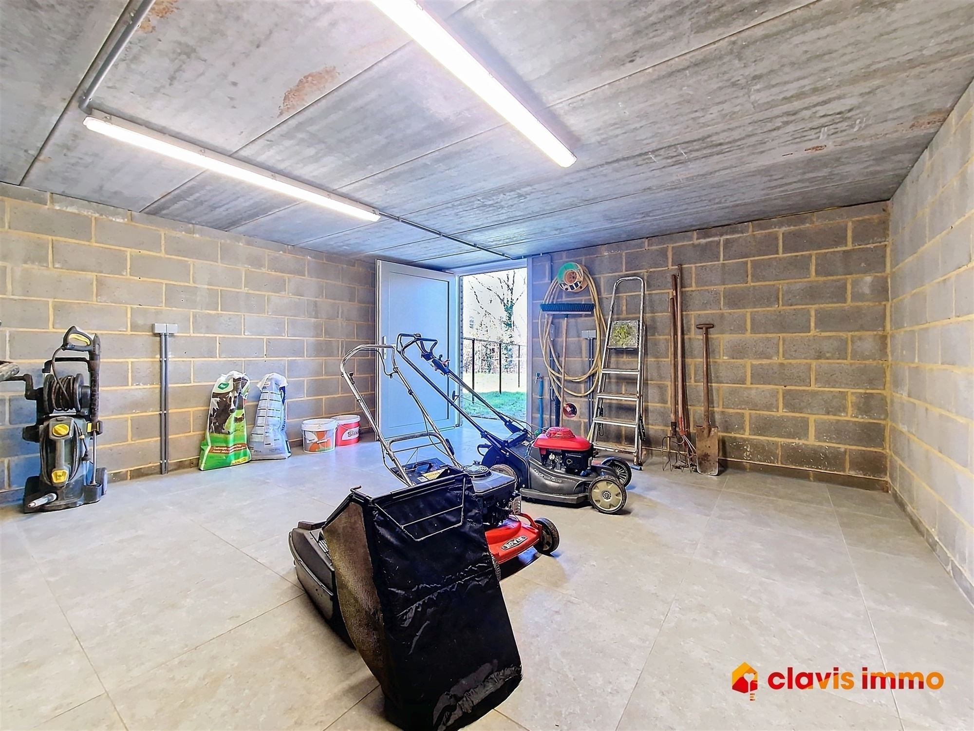 Aangename en recente woning (2022) met mooie tuin foto 25