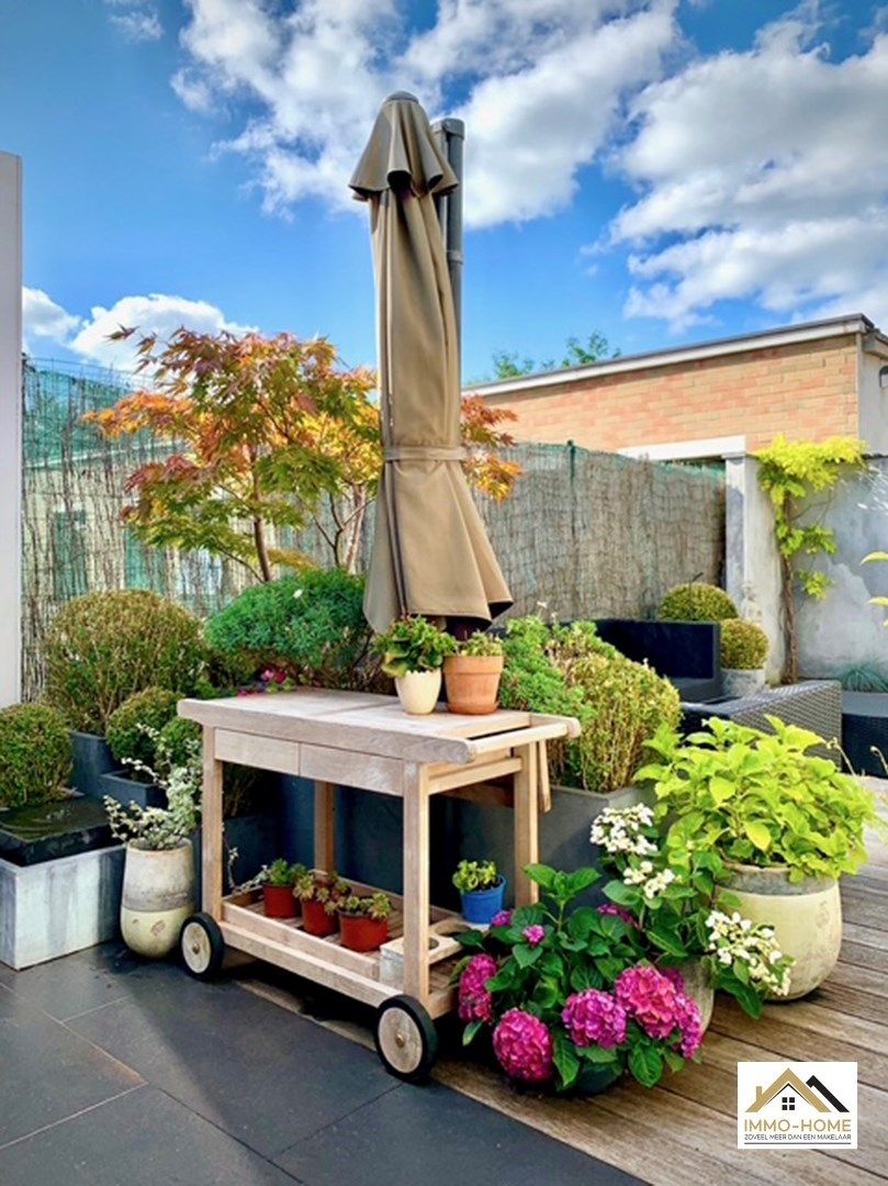 Gerenoveerd appartement met groot terras!! foto 11