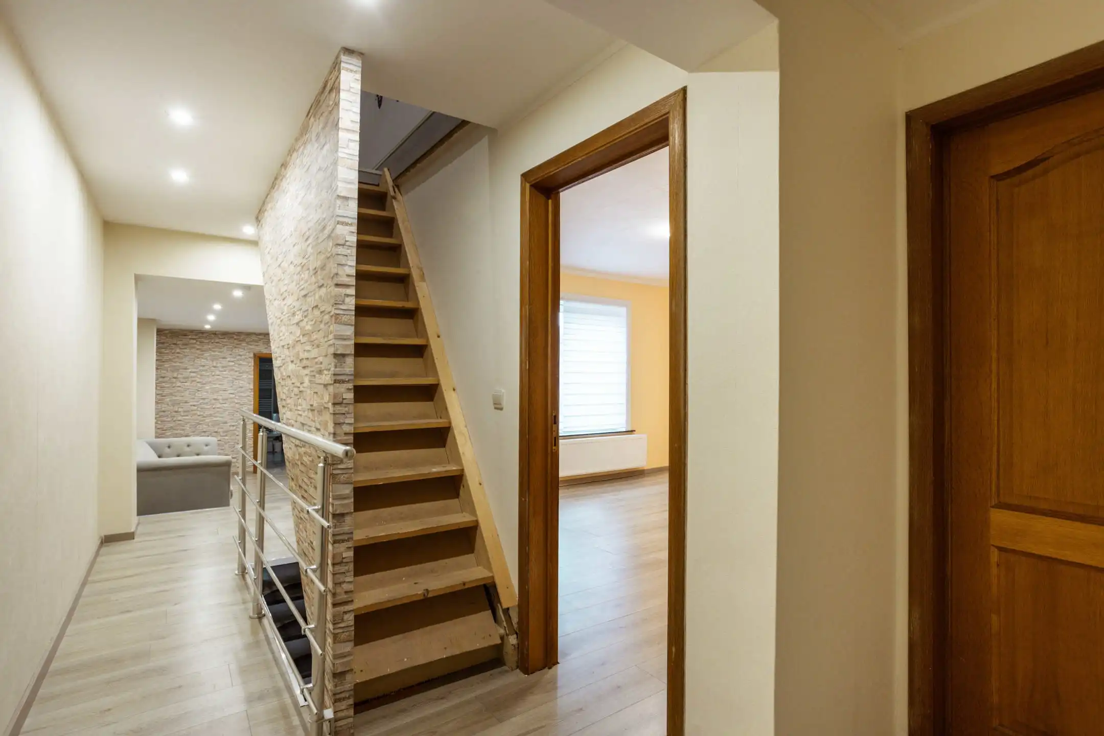 Ruime gezinswoning met aangename zuid-gerichte tuin. foto 17