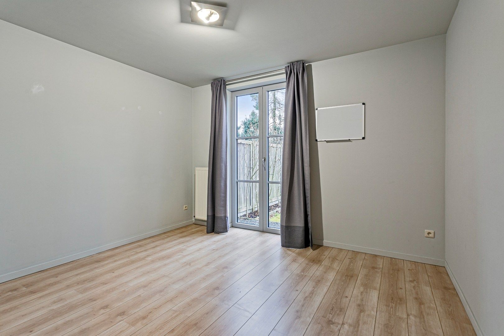Prachtig gelijkvloers  3 slaapkamer appartement met tuin van 389m2 foto 17