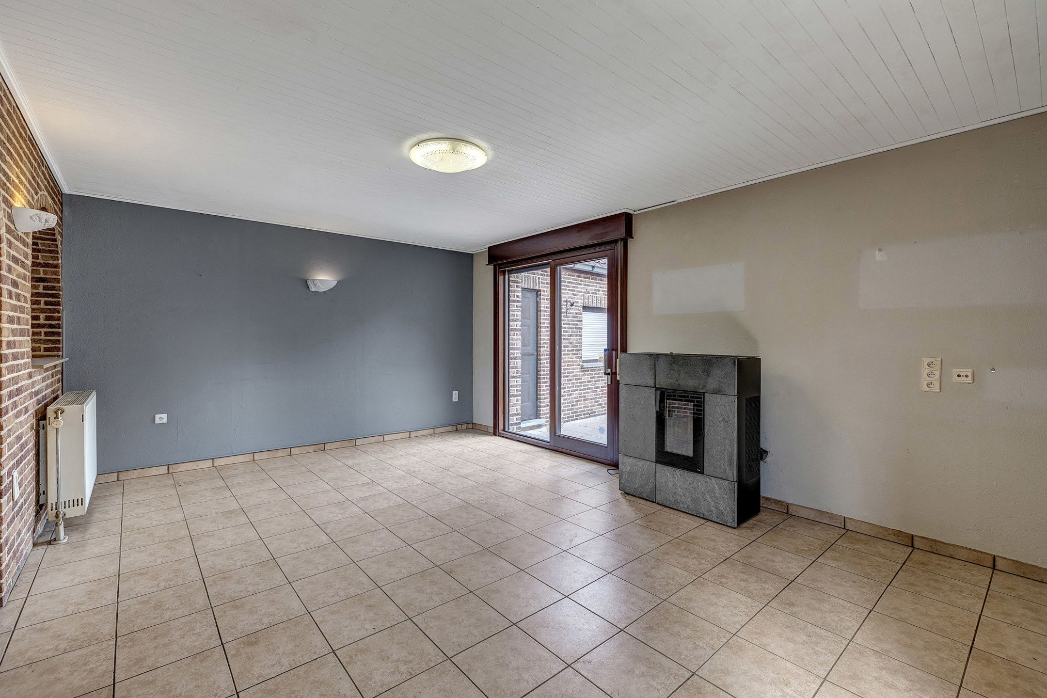 Te renoveren halfopen bebouwing met 2 slaapkamers  foto 6