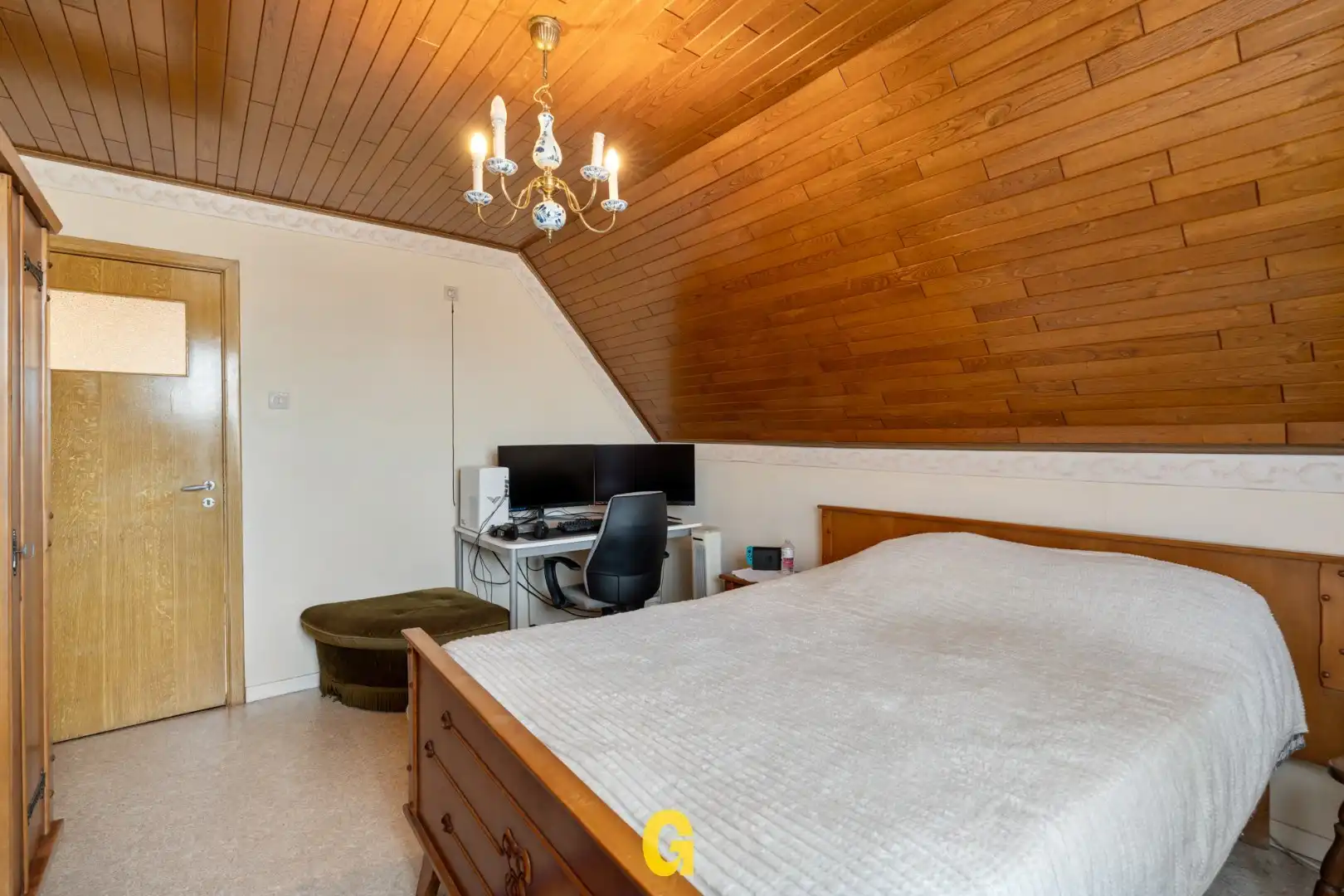 Op te frissen halfopen woning met 4 slaapkamers en achterliggende gronden op 33a 99ca, grenzend aan natuurgebied foto 16