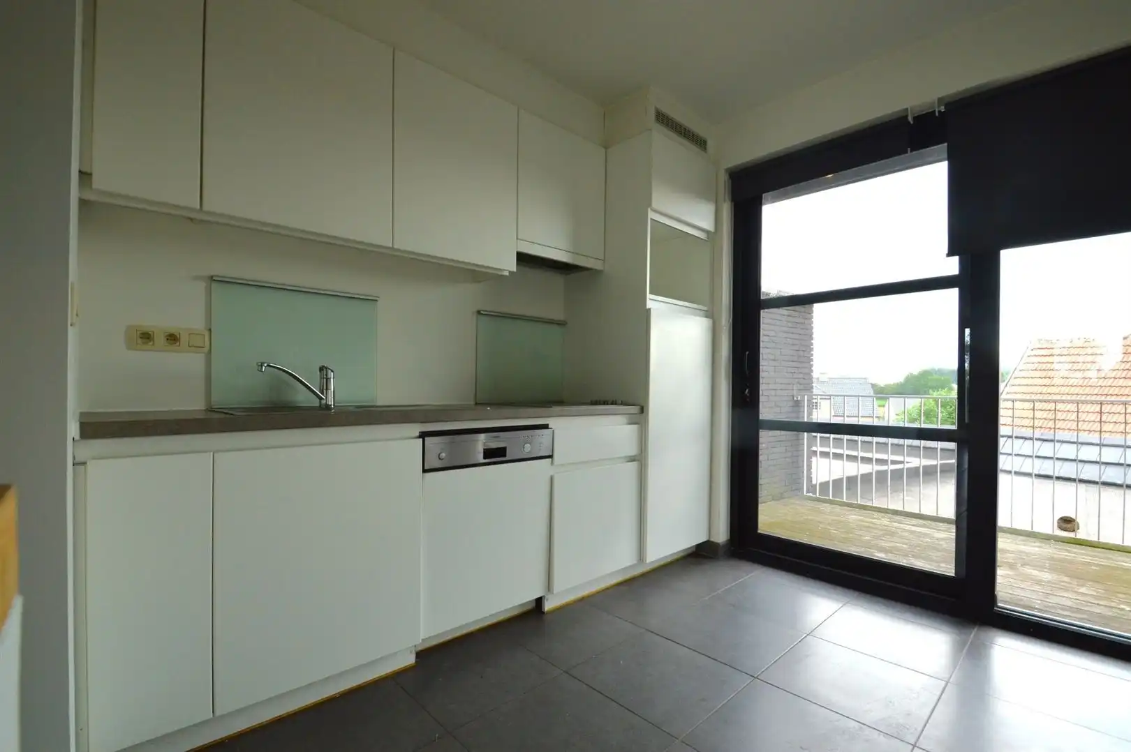 Ruim duplex-appartement te huur te Baasrode aan het water foto 5