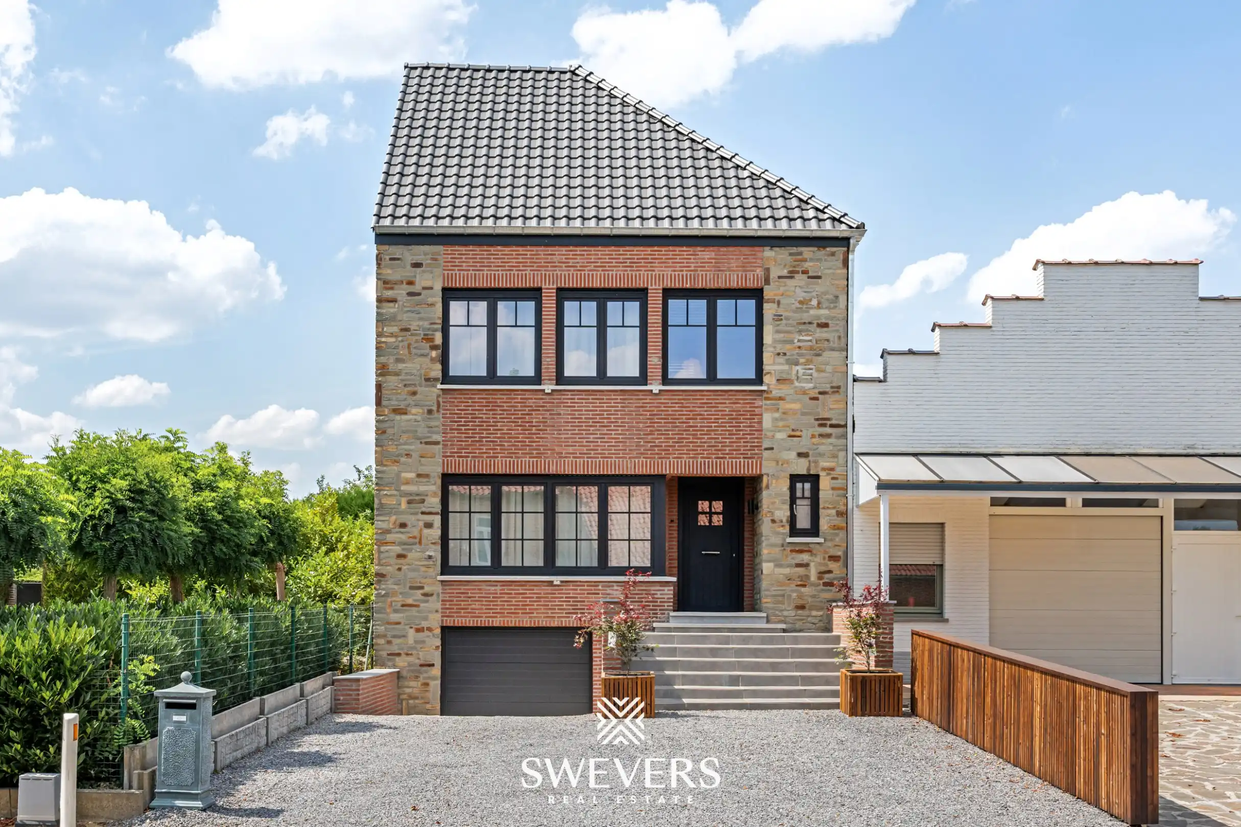 Prachtig gerenoveerde woning met 3 slaapkamers foto {{pictureIndex}}