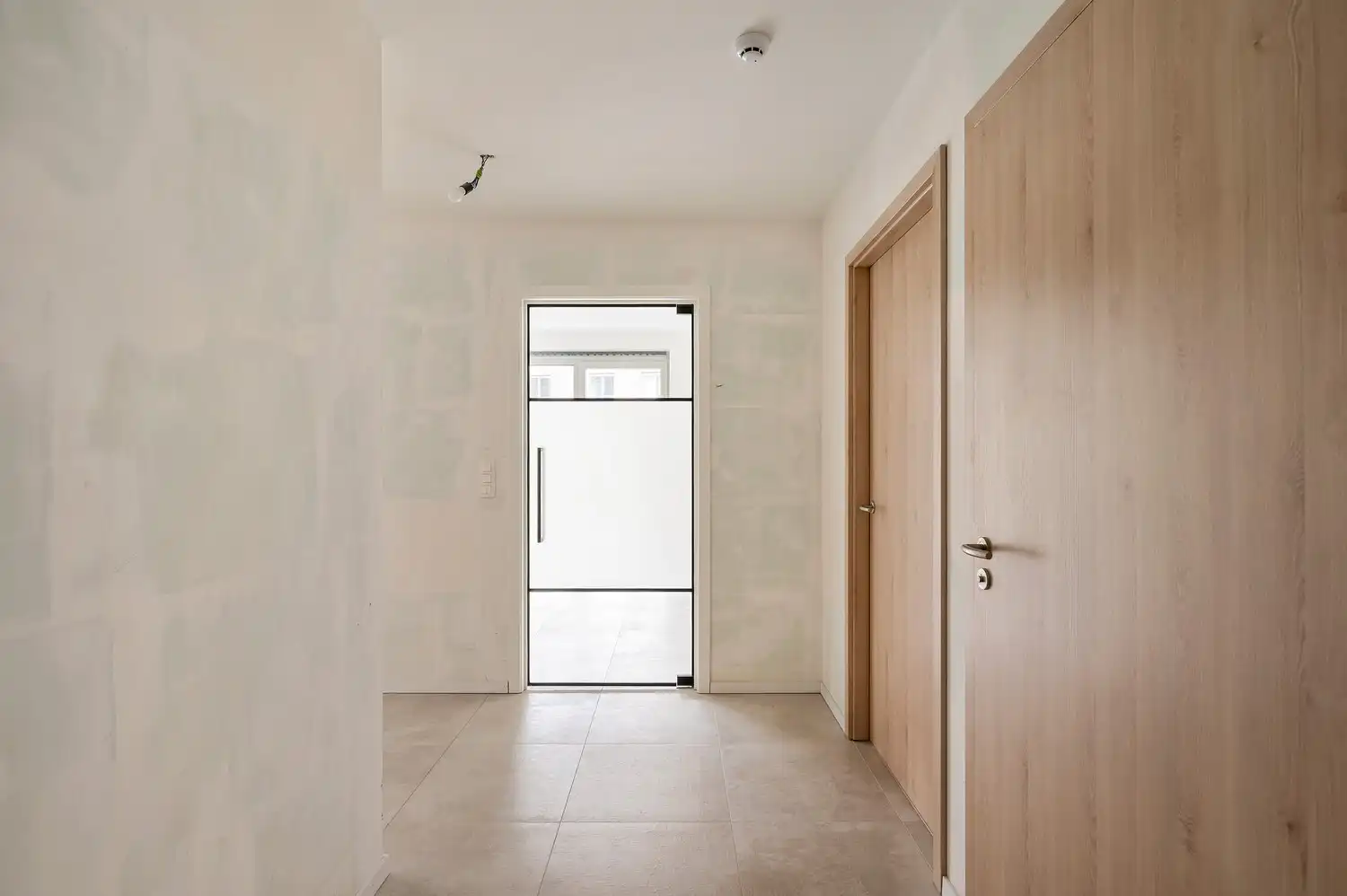 PRACHTIG 3 SLAAPKAMER ASSISTENTIEWONING + GARAGE foto 2