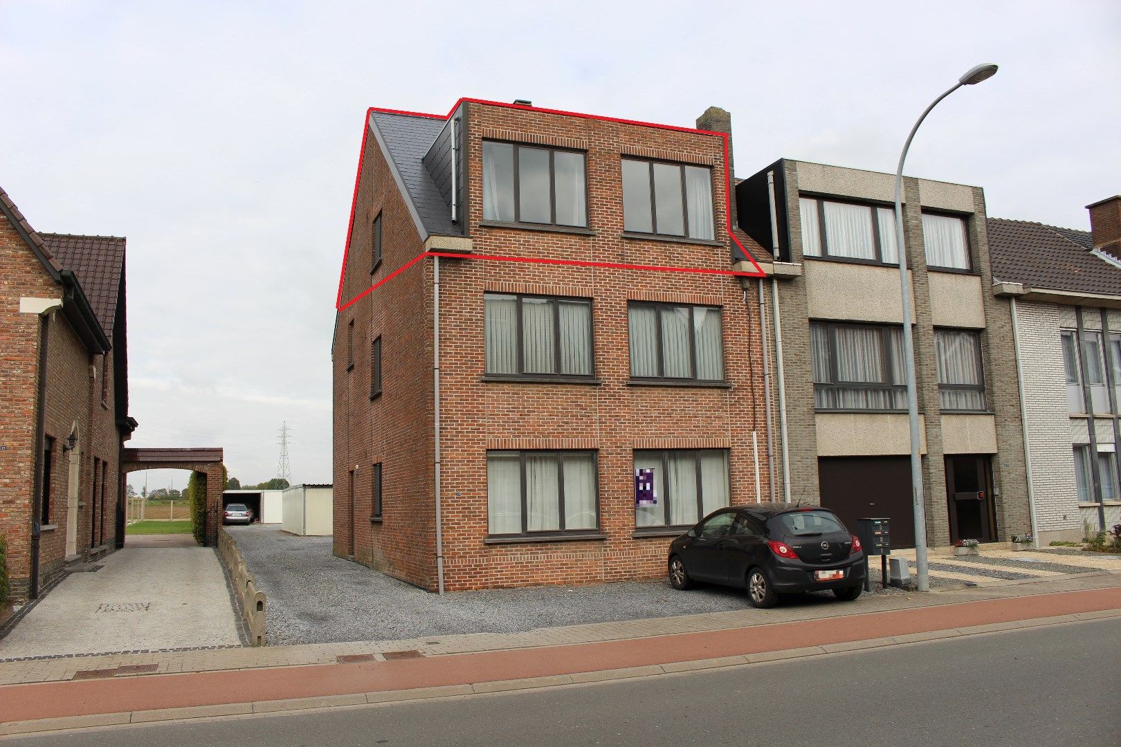 Appartement op de 2de verdieping met 1slaapkamer en garage. foto {{pictureIndex}}