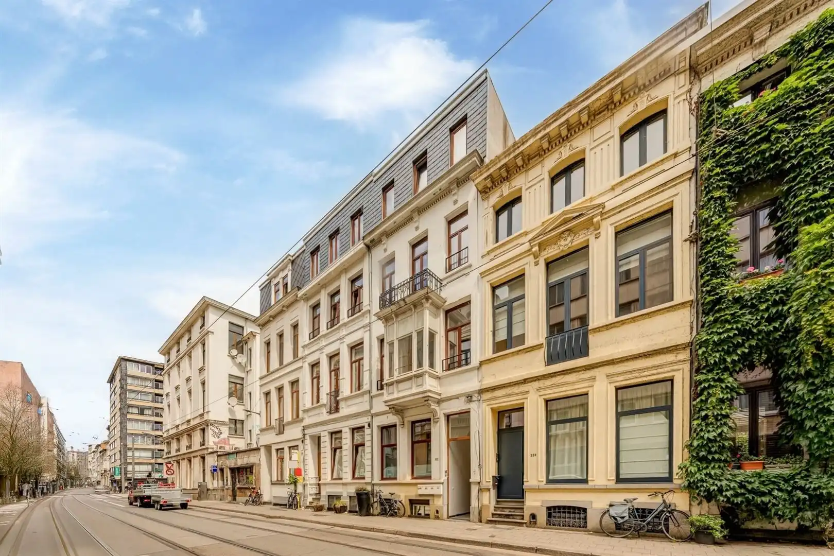 Bemeubeld of leeg appartement op top locatie met warmtepomp en airco foto 14
