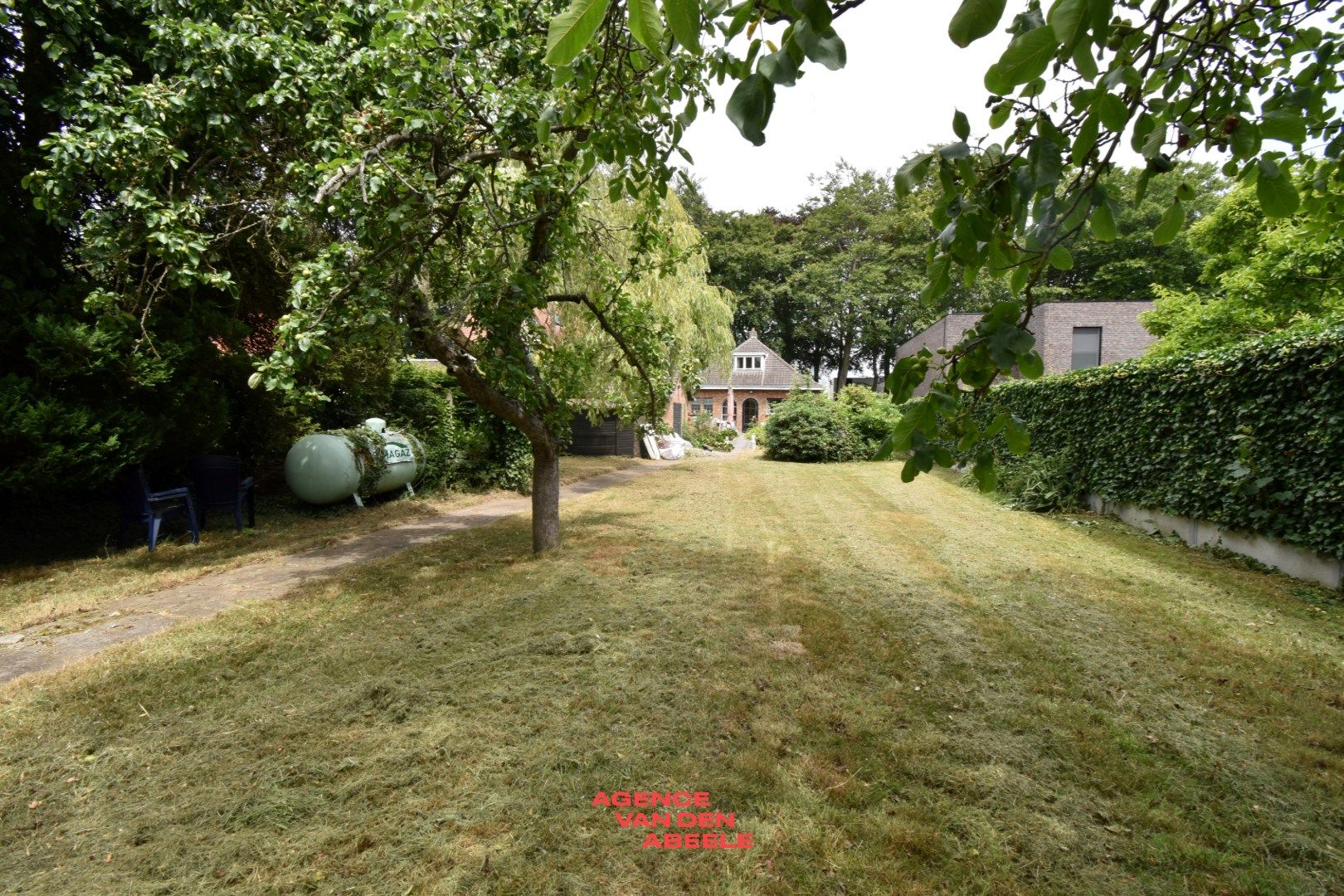 Charmante villa met een riante zuidgerichte tuin  foto 3