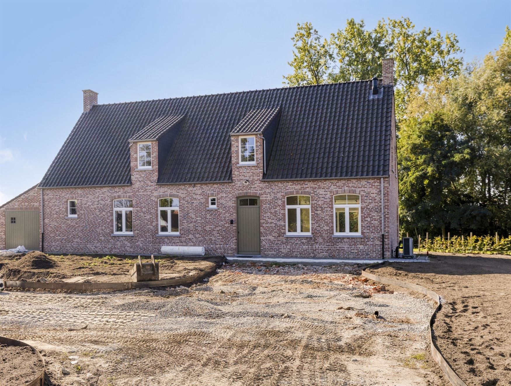 Zeer ruime nieuwbouwwoning gelegen op een groot zonnig perceel foto 17