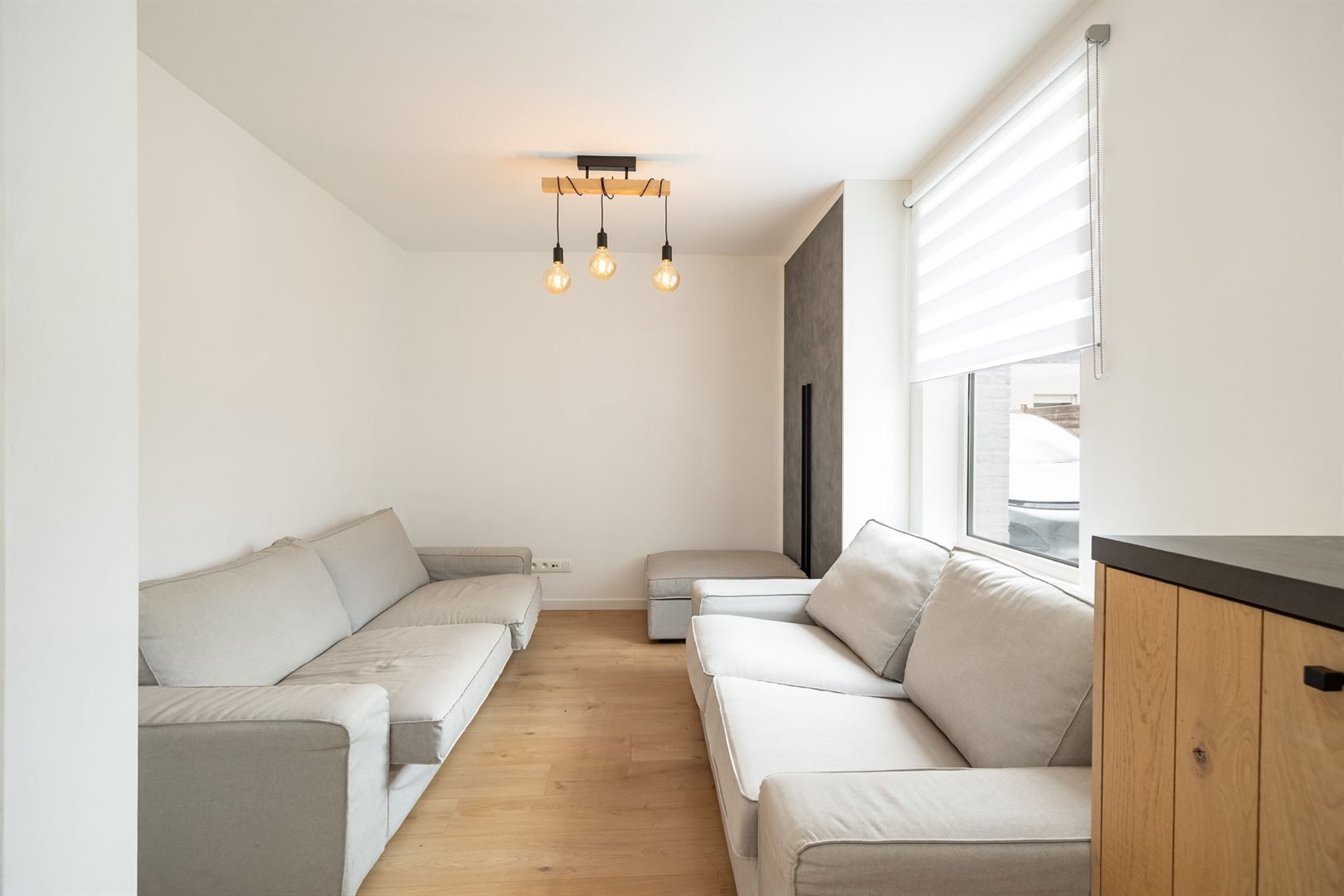 Fijn , recente  gerenoveerde starterswoning met  2 slaapkamers in doodlopend straatje. foto 5