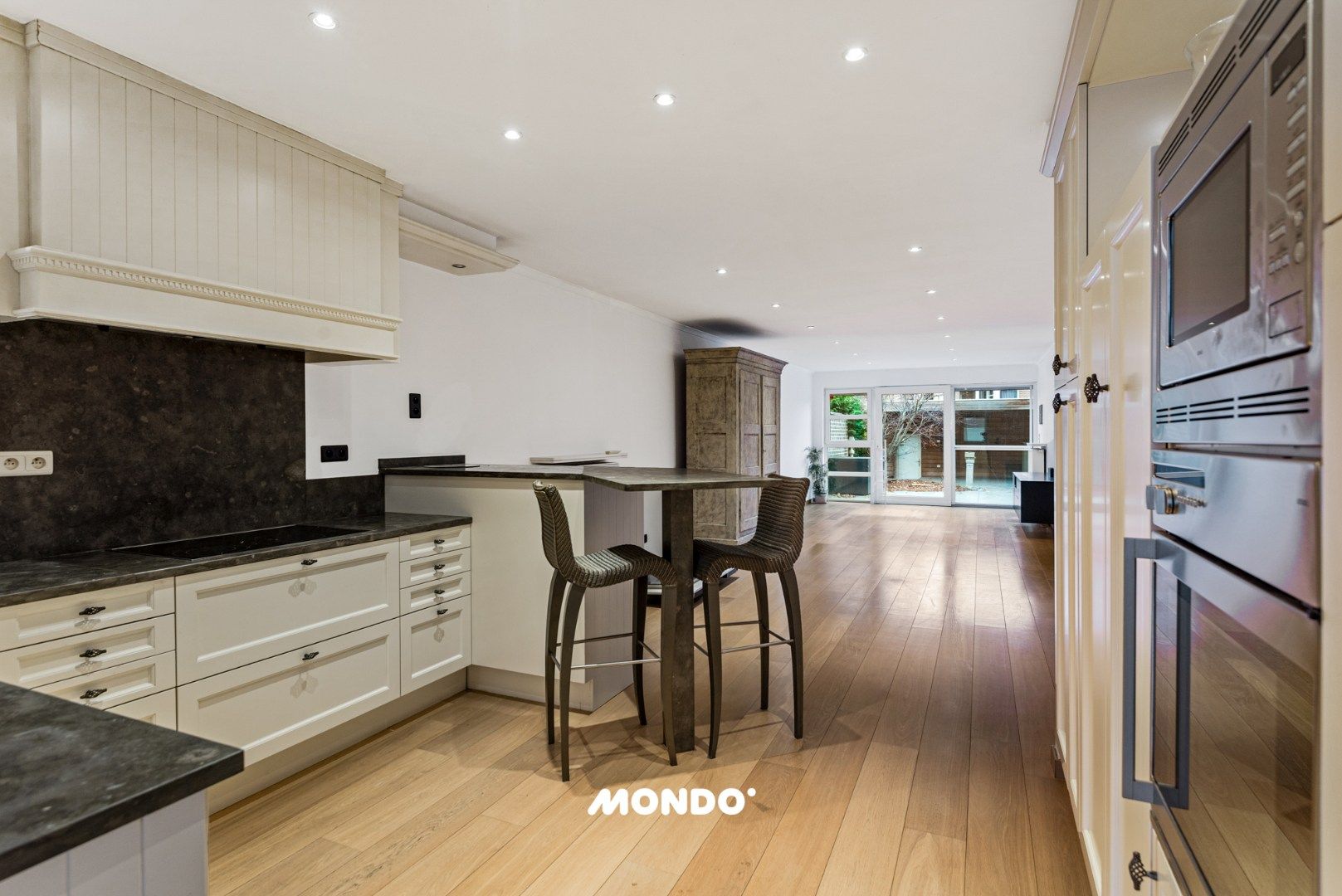 Gelijkvloers appartement met ruim terras en garage in Reet foto 6