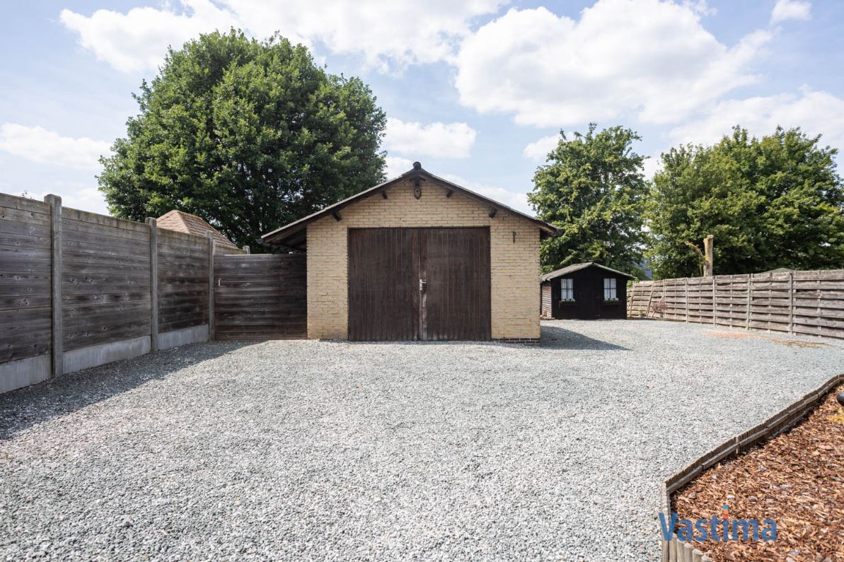 Halfopen gezinswoning met 3-4 slaapkamers en extra garage foto 29