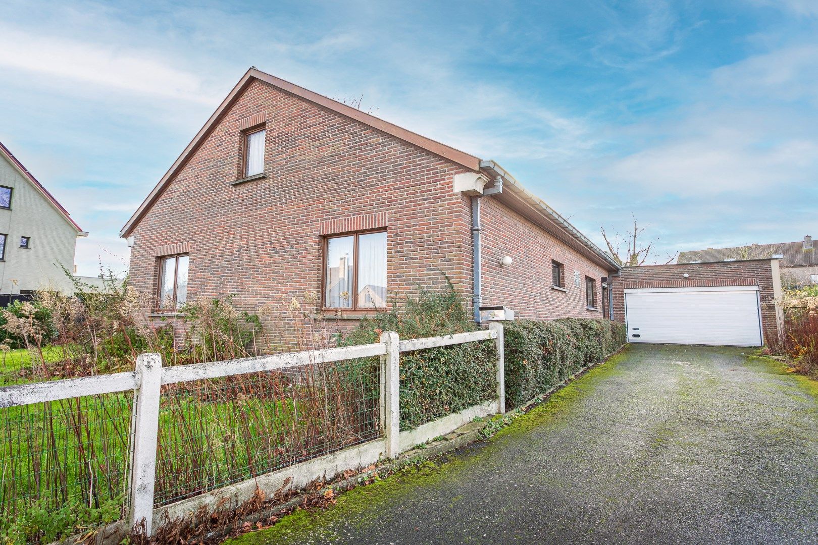 Bungalow met 3 slpk, garage en tuin foto 2