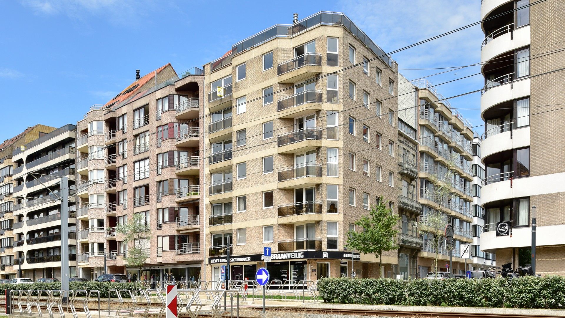 Zonnig appartement met 2 slaapkamers nabij de Zeedijk! foto 18