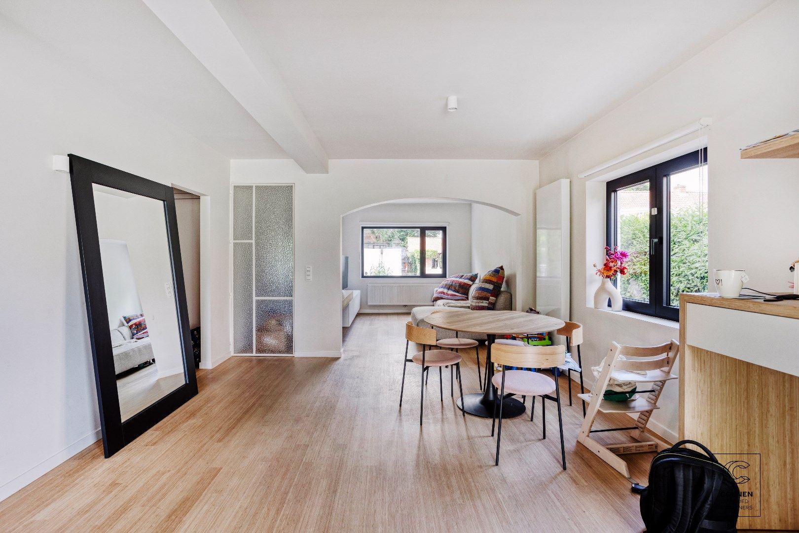 Prachtig volledig gerenoveerde woning met 3 slaapkamers op een TOPlocatie te Schilde! foto 3