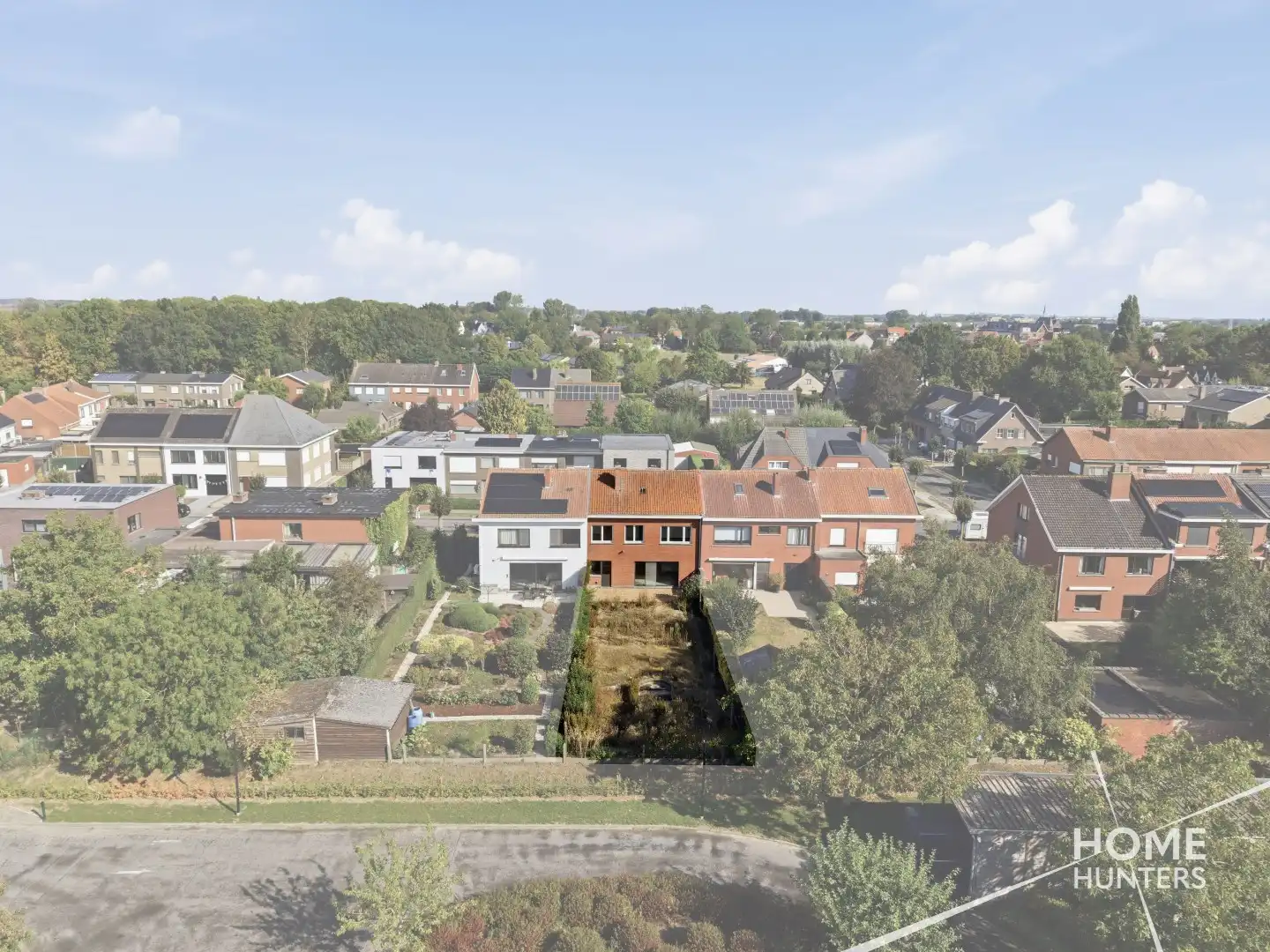 Ruime woning met oprit, garage, gunstig EPC en maar liefst 5 slaapkamers foto 6