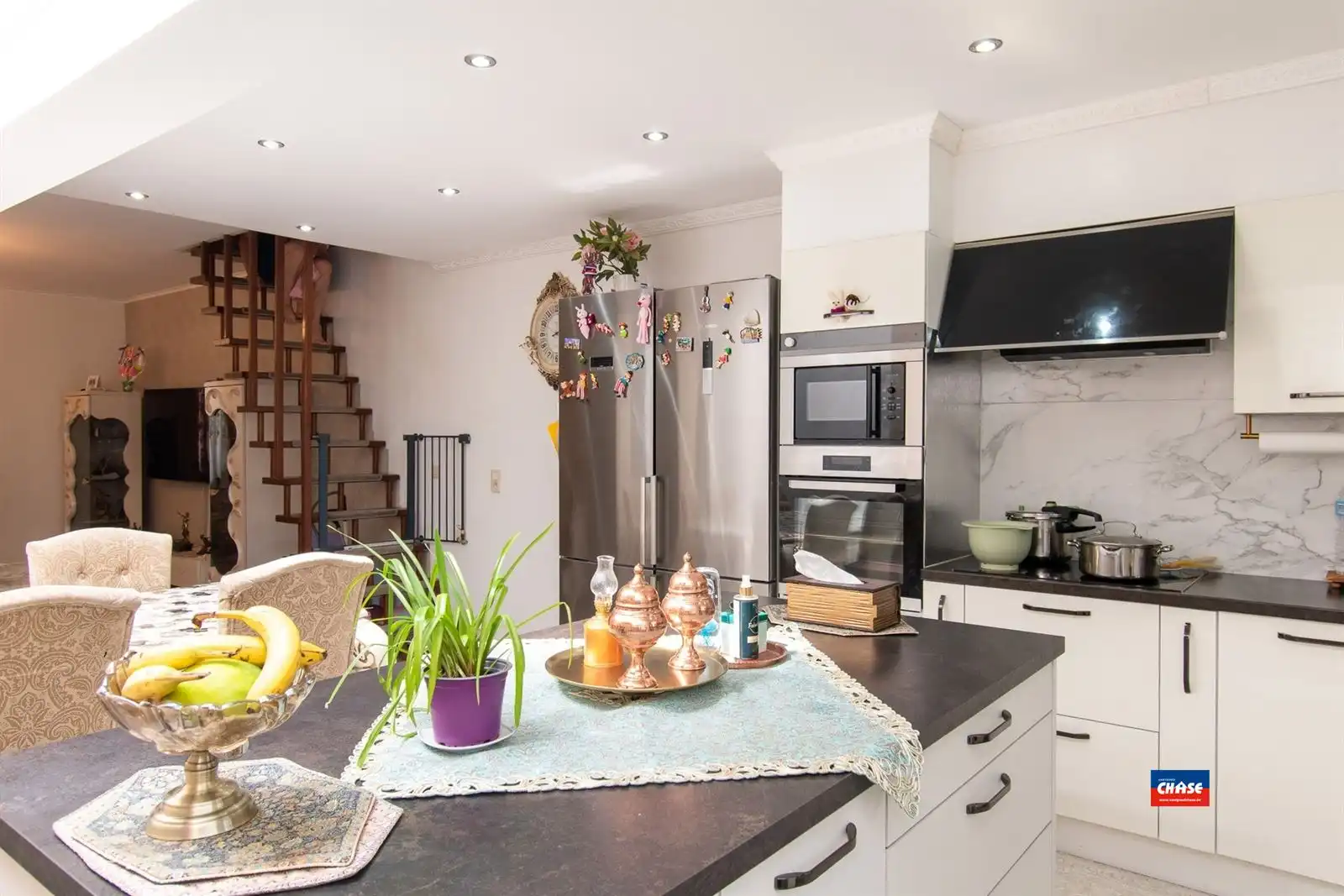 Gerenoveerde woning met 4 slpks + bureau en tuintje foto 7