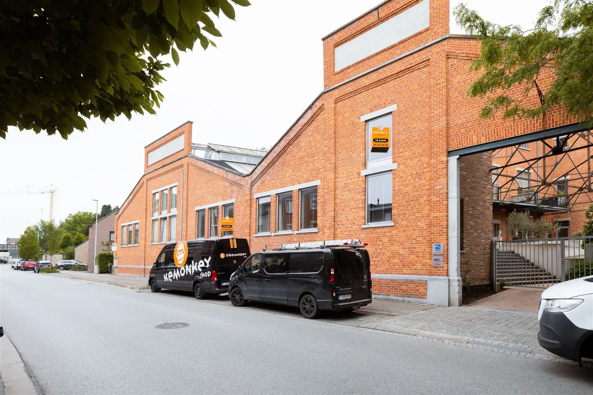 Karaktervolle loft met diverse mogelijkheden in Oudenaarde. foto {{pictureIndex}}
