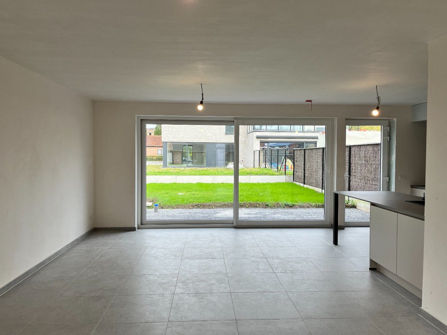 Instapklare nieuwbouwwoning met carport te Langemark foto 6