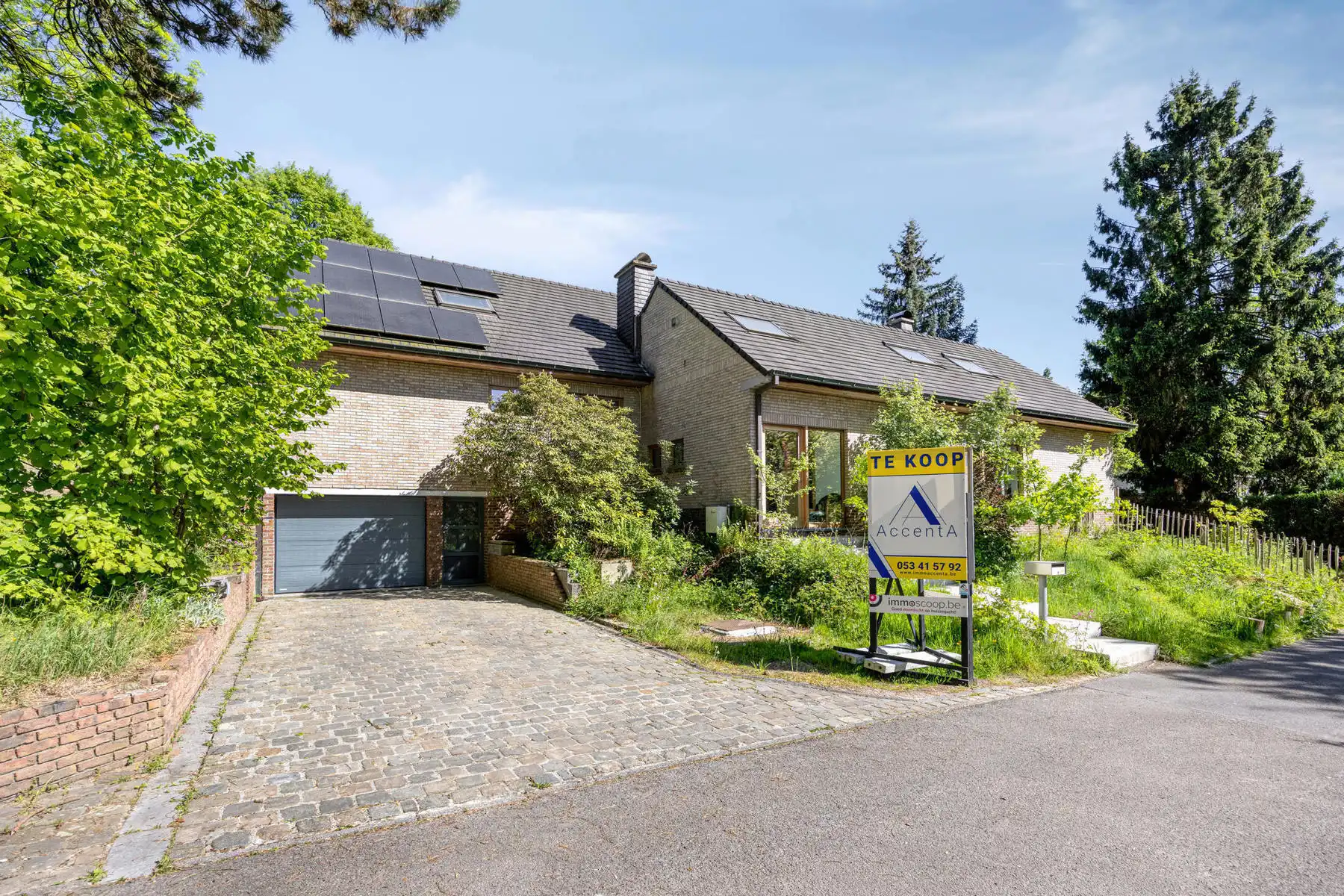 Ruime villa in een groene omgeving, met een EPC-klasse B foto {{pictureIndex}}