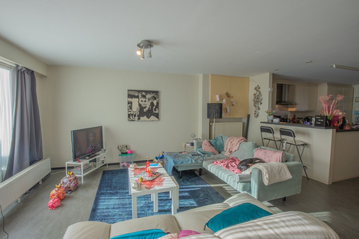 Hoofdfoto van de publicatie: Lichtrijk gelijkvloers appartement met tuin, terras en autostaanplaats in hartje Rillaar