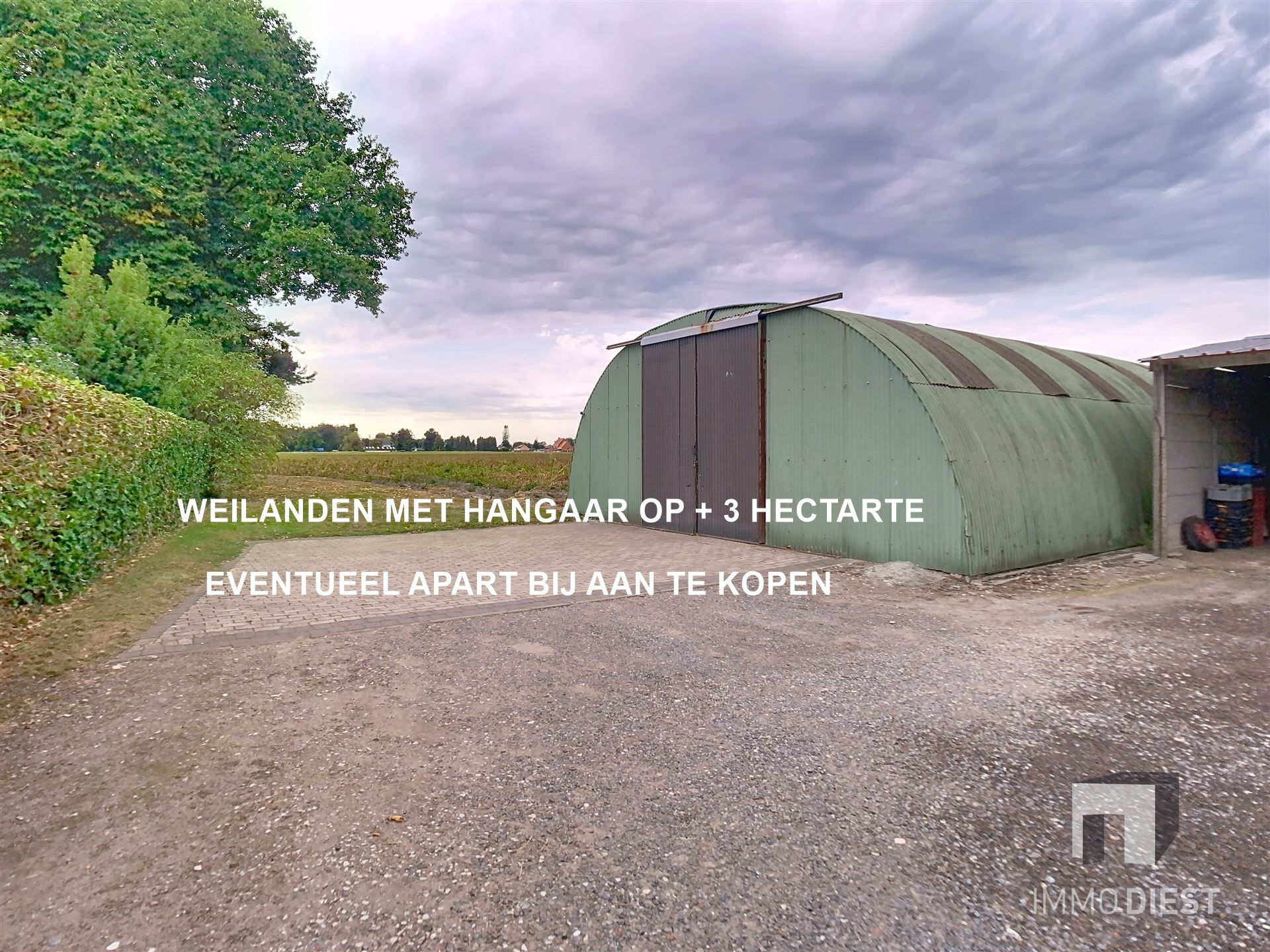 Charmante hoeve met schuren en een knappe tuin te Geel. foto 42