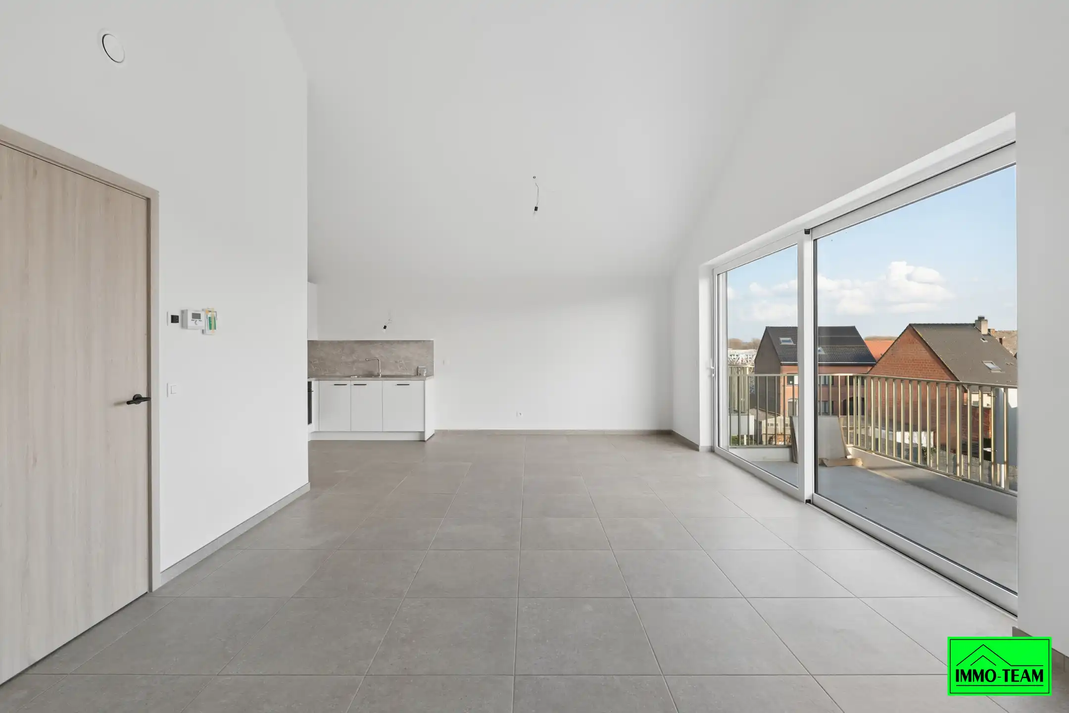 Nieuwbouwappartement met terras en autostaanplaats foto 6