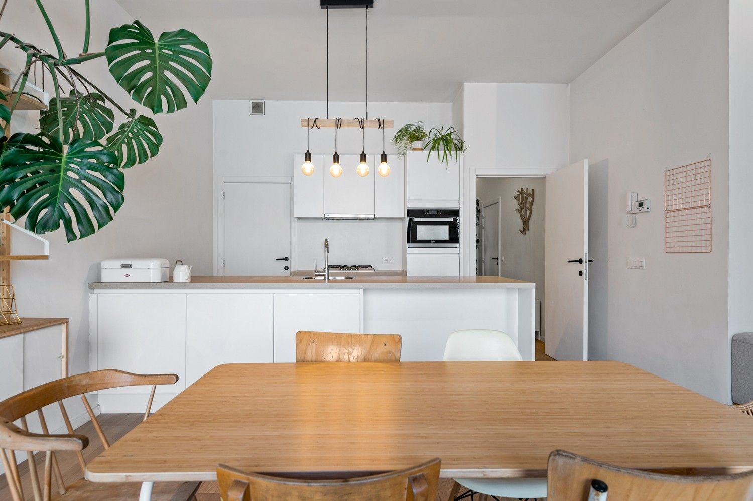 Recent appartement met 2 slaapkamers en terras te Borgerhout! foto 6