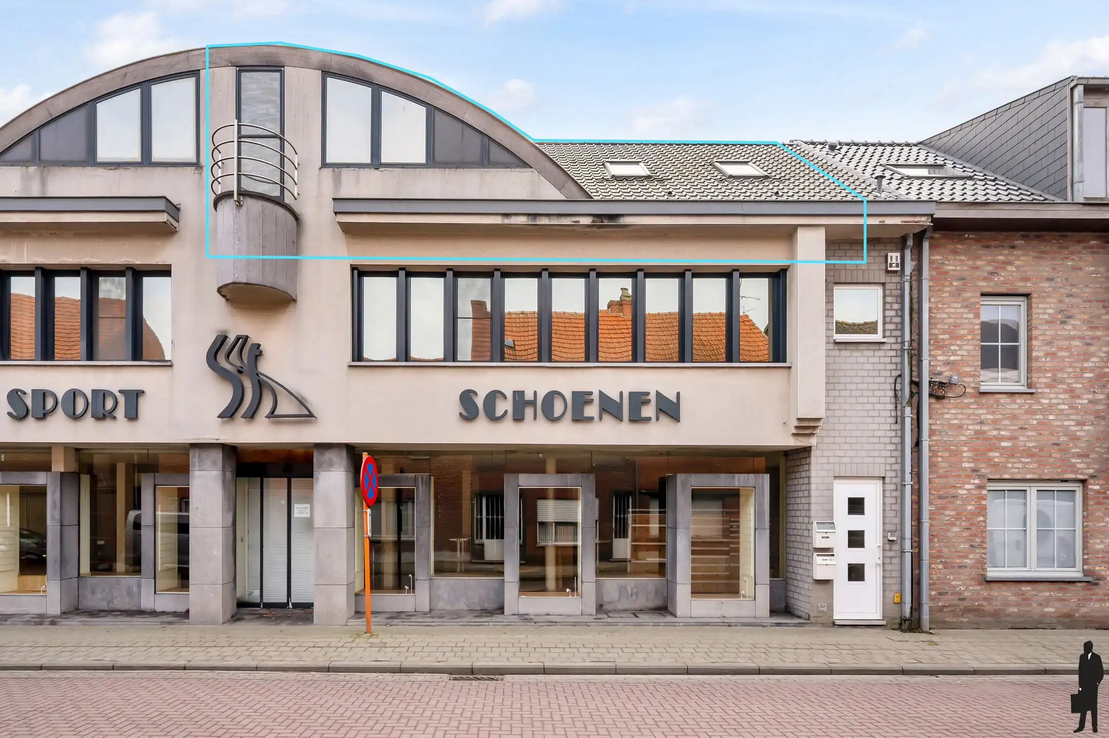 Lichtrijk dakappartement in het centrum van Nieuwmoer foto {{pictureIndex}}