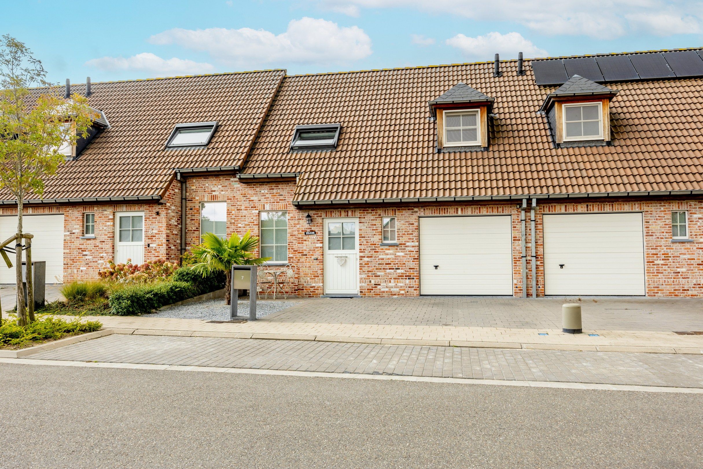 RECENTE ENERGIEZUINIGE WONING  foto {{pictureIndex}}