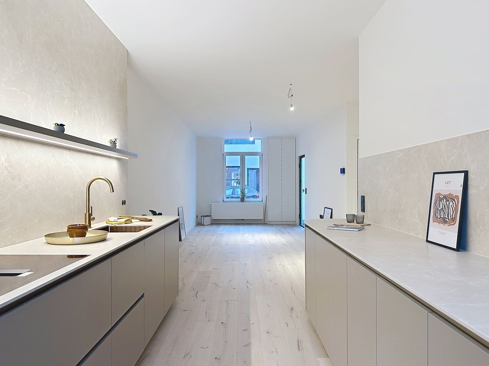 Stijlvol gerenoveerde arbeiderswoning met moderne allure foto 2