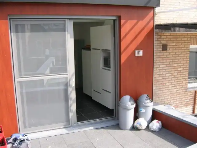 Stijlvol duplexappartement in centrum v Hoeselt met 1 slaapkamer en terras. Geen gemeenschappelijke onkosten foto 6