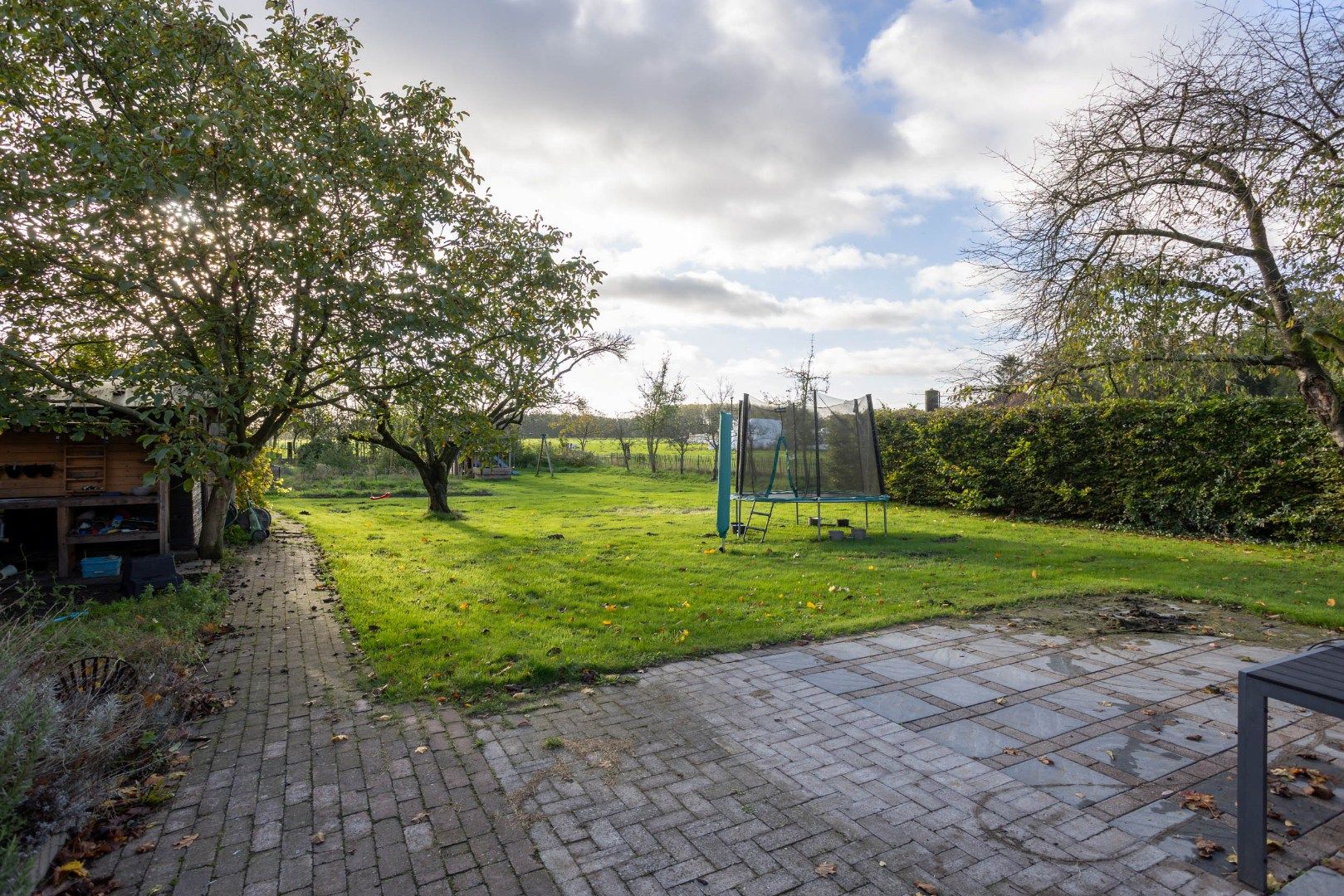 Vrijstaande woning met prachtige groene ligging te koop! foto 23