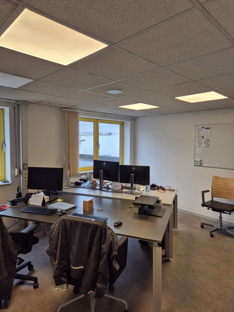 1.144m² Bedrijfsgebouw op 25a38ca foto 17