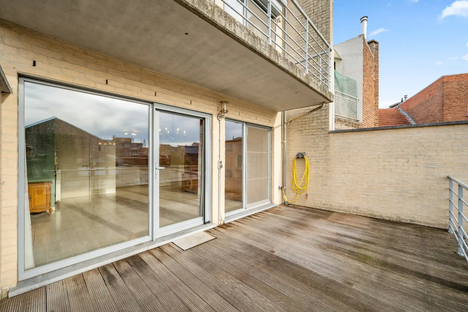 Ruim, instapklaar appartement met terras, lift en garage in Tienen  foto 3