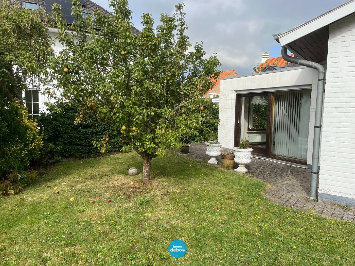 Charmante bungalow met zonnige tuin op topligging te Oostende foto 2