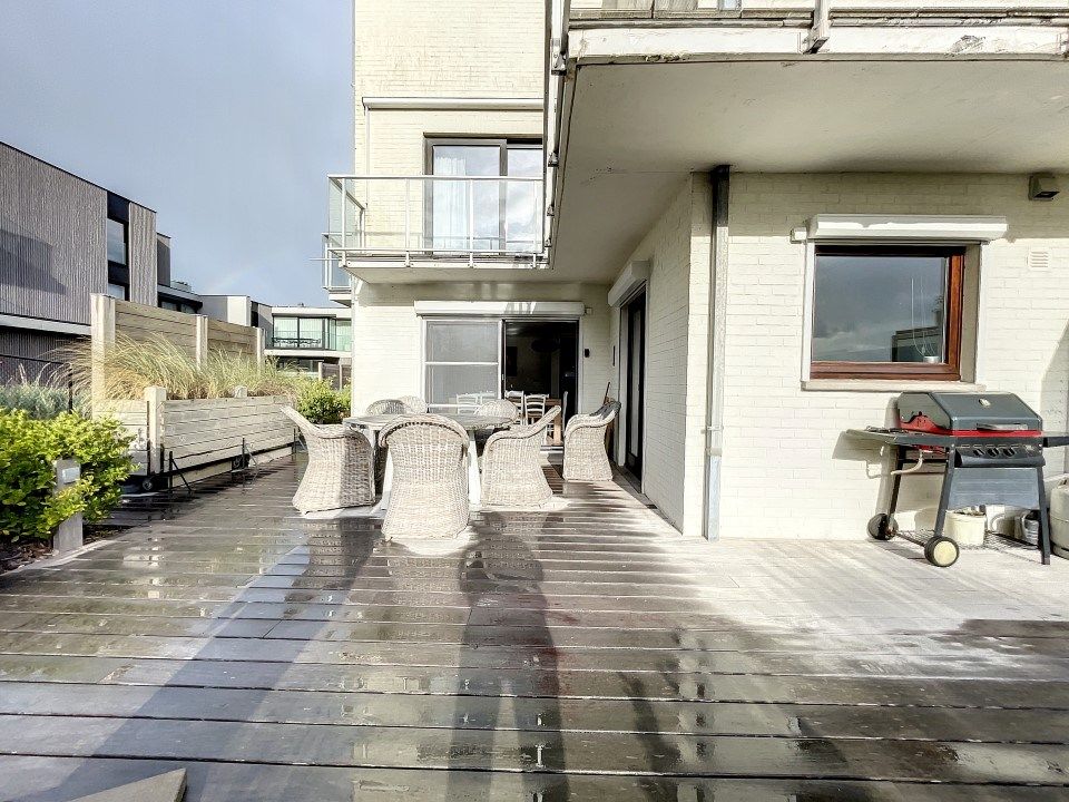 Rustig gelegen, gerenoveerd appartement met 2 terrassen vlakbij duinen en strand foto 6